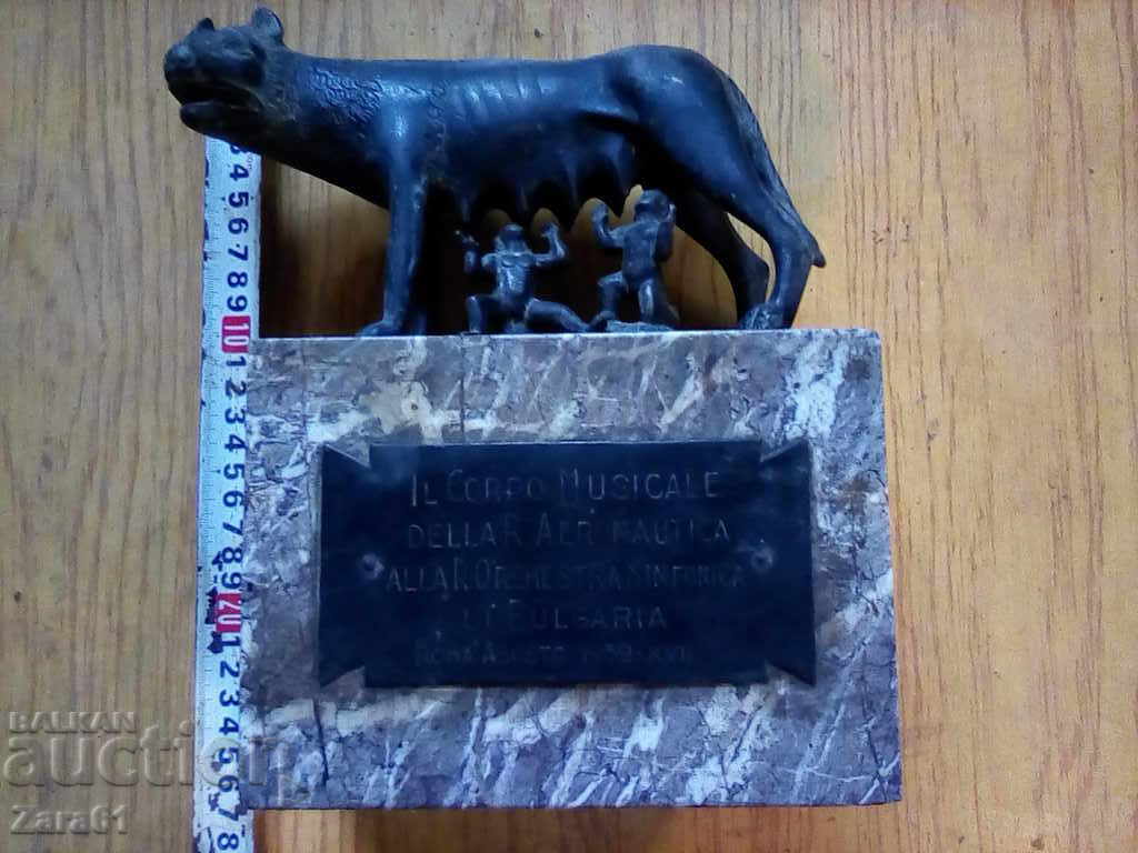 Old bronze statuette with price 550.00 BGN | € 281.21 Old bronze statuette with price 550.00 BGN | € 281.21