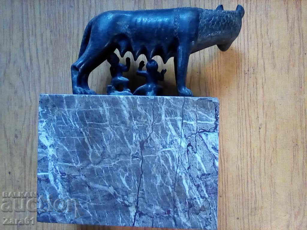 Old bronze statuette - 5 Old bronze statuette - 5