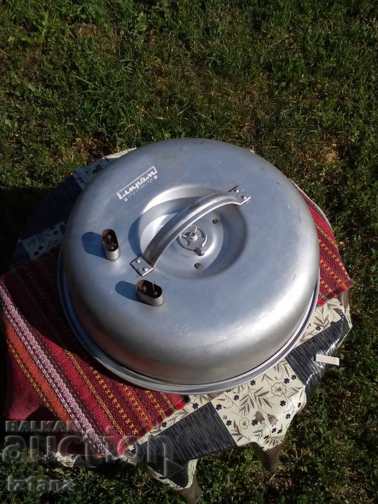 Old appliance for baking ELPROM, Oven with price 160.00 BGN | € 81.81