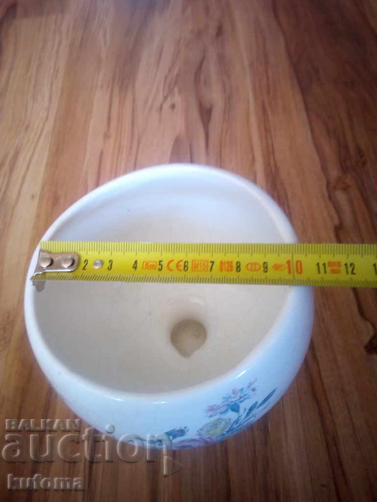 Auction  An old porcelain bowl