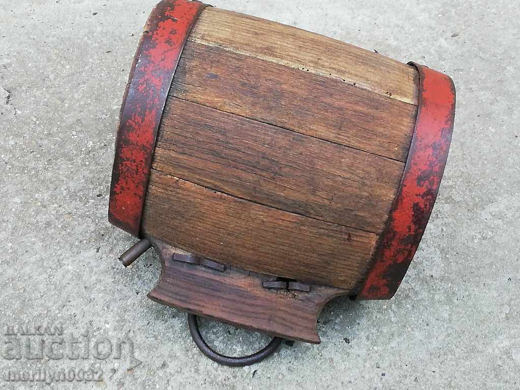 Old bucket, flask, barrel, crank, wooden - 6 Old bucket, flask, barrel, crank, wooden - 6