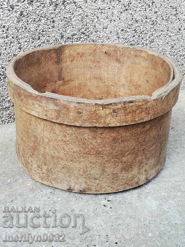 Delivery of Old crutch for wheat, bushel, bucket, wooden Delivery of Old crutch for wheat, bushel, bucket, wooden