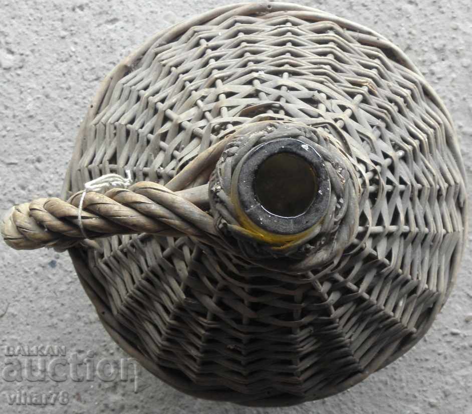 Auction An old walnut woman Auction An old walnut woman