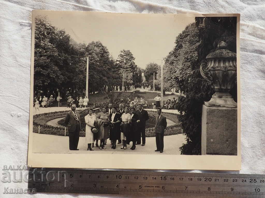 Old photo Varna in front of the Sea Garden 193? PC 4