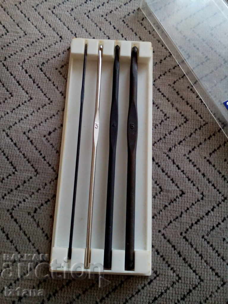 Auction Old knitting needles Auction Old knitting needles