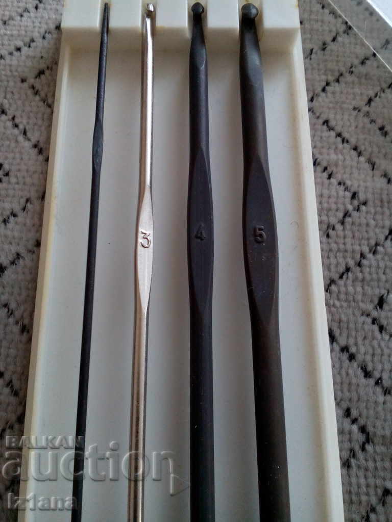 Delivery of Old knitting needles Delivery of Old knitting needles