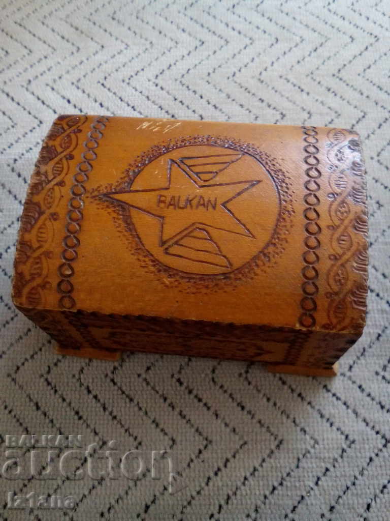 Παλιό κουτί κοσμημάτων ΒΓΑ Balkan με τιμή 15.00 BGN | € 7.67 Παλιό κουτί κοσμημάτων ΒΓΑ Balkan με τιμή 15.00 BGN | € 7.67