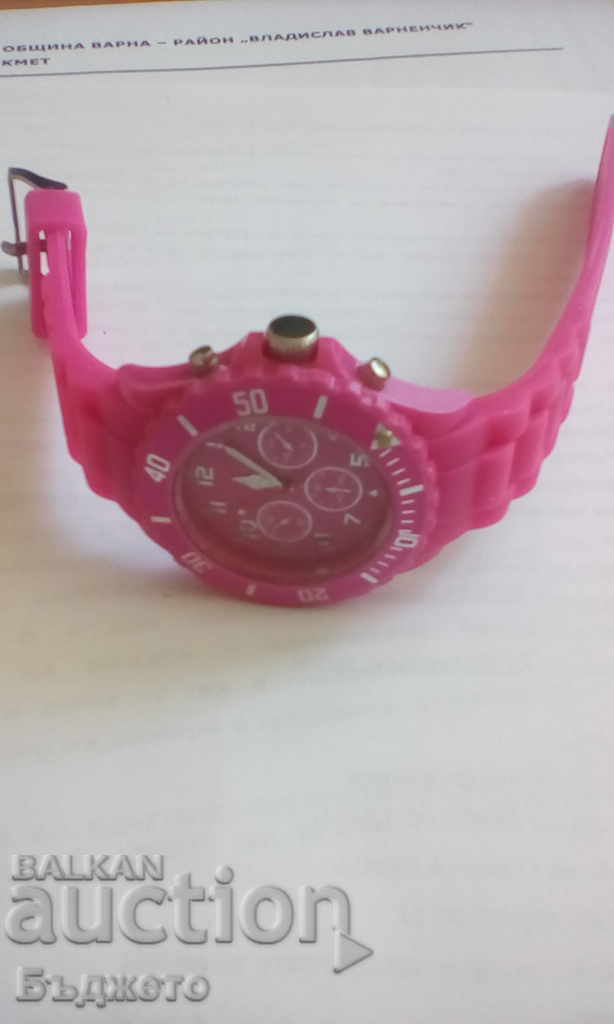 Delivery of Electronic women's watch Delivery of Electronic women's watch