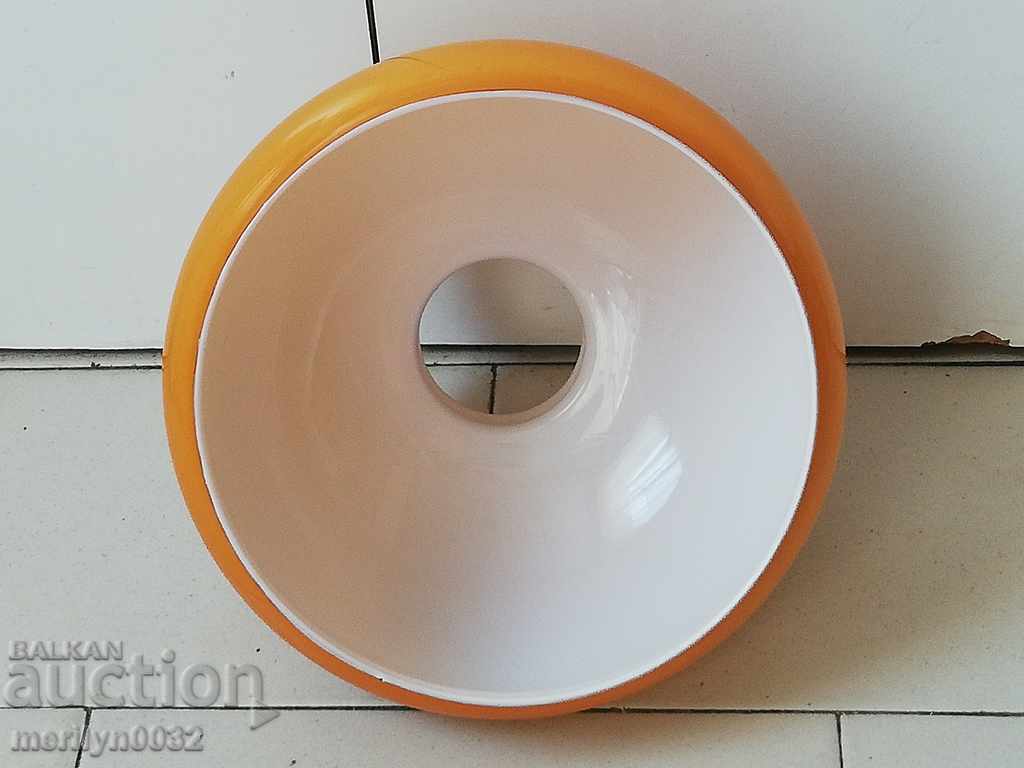 Delivery of An antique lampshade made of gas glass chandelier Delivery of An antique lampshade made of gas glass chandelier