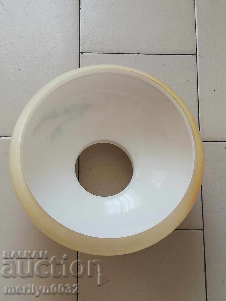 Delivery of An antique lampshade made of gas glass chandelier Delivery of An antique lampshade made of gas glass chandelier