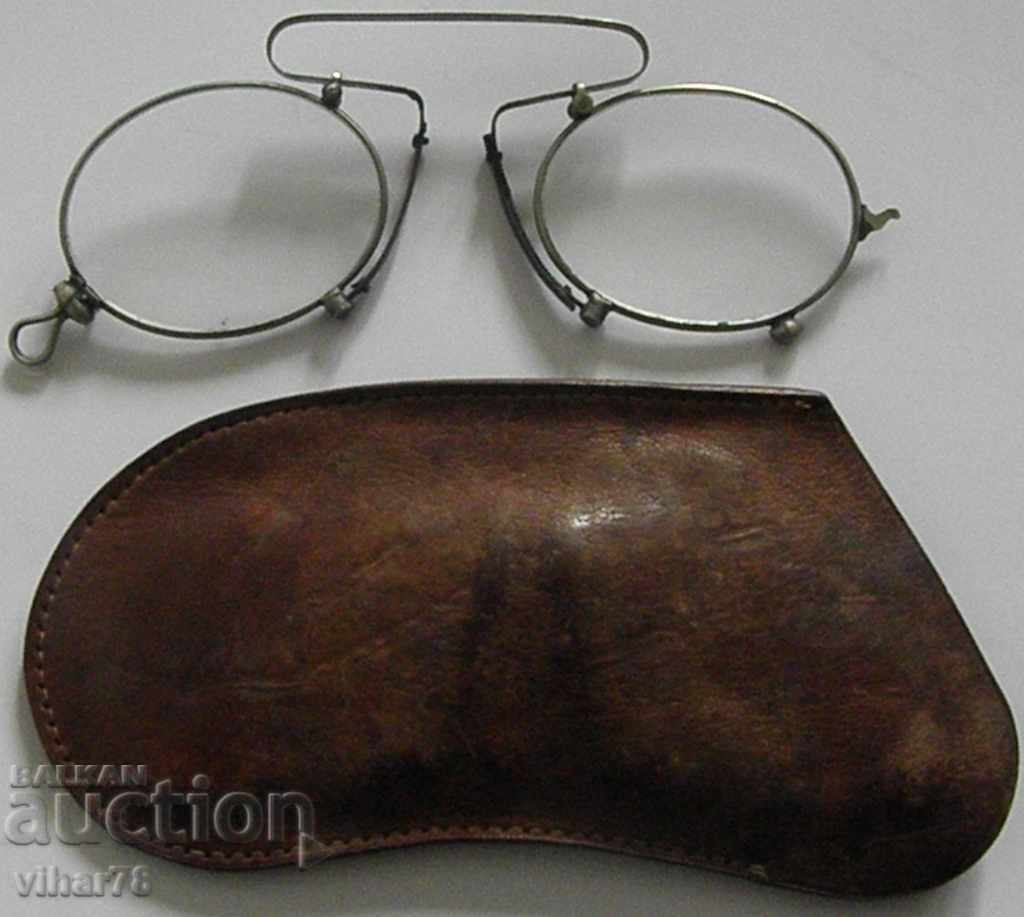 Доставка на СТАРИ ОЧИЛА-ПЕНСНЕ