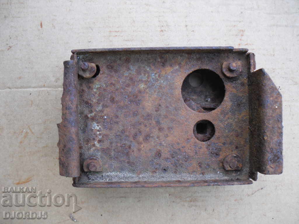 Old lock with price 4.00 BGN | € 2.05
