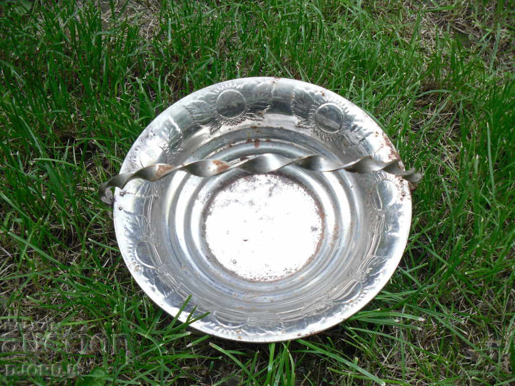 Old metal fructy with price 3.00 BGN | € 1.53 Old metal fructy with price 3.00 BGN | € 1.53