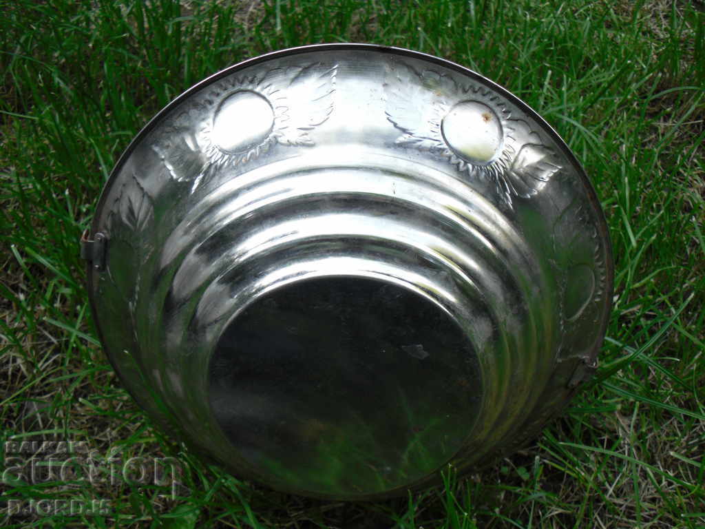 Delivery of Old metal fructy Delivery of Old metal fructy