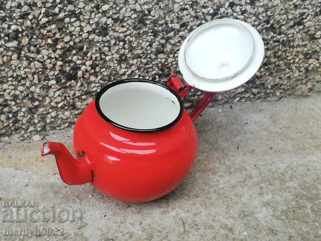 Auction  Enamel teapot, enamel bowl