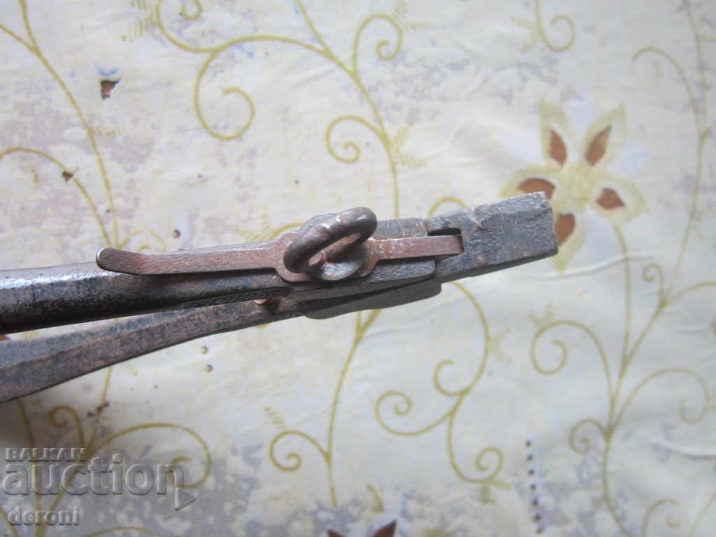 Auction Unique German old clap-type pliers Auction Unique German old clap-type pliers