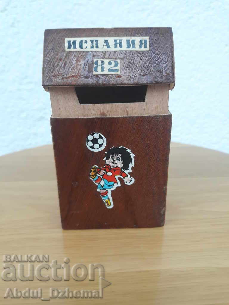 Old cigarette box - veneer with price 10.00 BGN | € 5.11 Old cigarette box - veneer with price 10.00 BGN | € 5.11