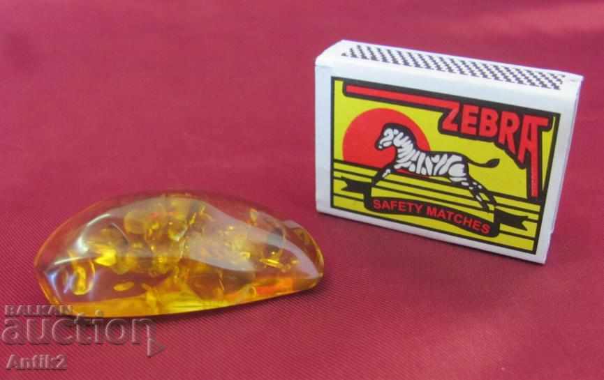 Old Ladies Amber Brooch - 6 Old Ladies Amber Brooch - 6