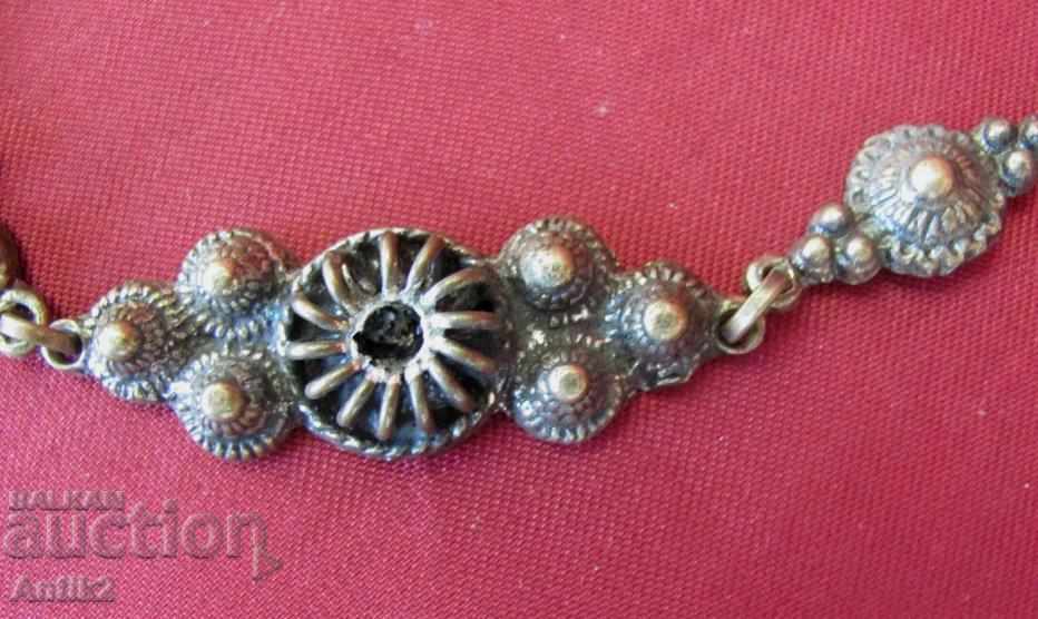 Delivery of Antique Women's Necklace