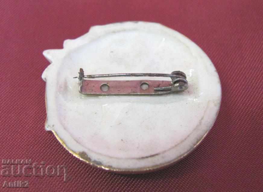 The 30 Old Porcelain Ladies Brooch - 5 The 30 Old Porcelain Ladies Brooch - 5