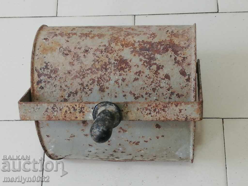 Old switch breaker disconnector with price 65.00 BGN | € 33.23 Old switch breaker disconnector with price 65.00 BGN | € 33.23