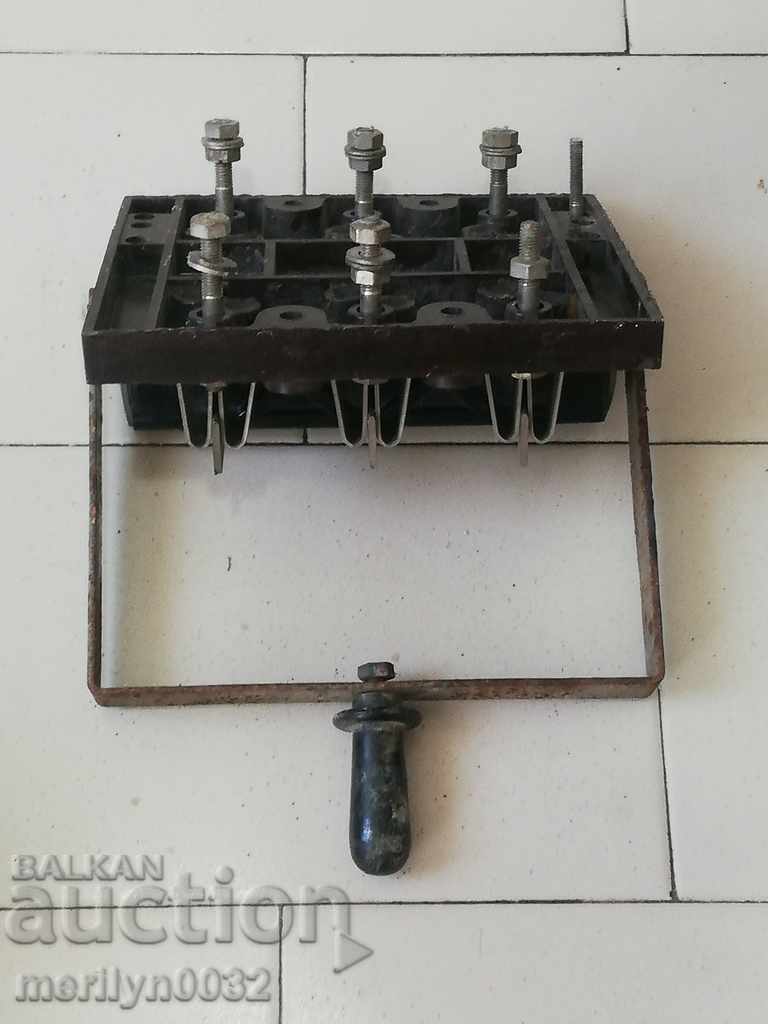 Old switch breaker disconnector - 5 Old switch breaker disconnector - 5