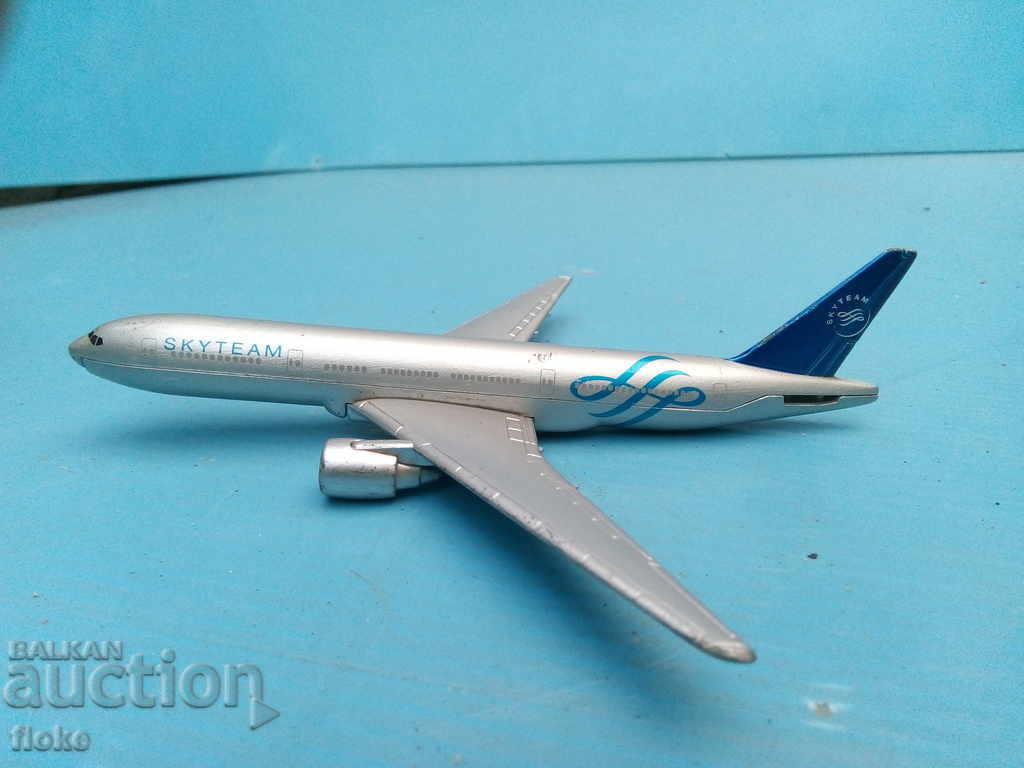 Airplane Pattern with price 2.00 BGN | € 1.02 Airplane Pattern with price 2.00 BGN | € 1.02