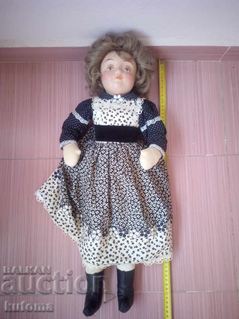 Livrarea Veche păpușă mare ceramică Livrarea Veche păpușă mare ceramică