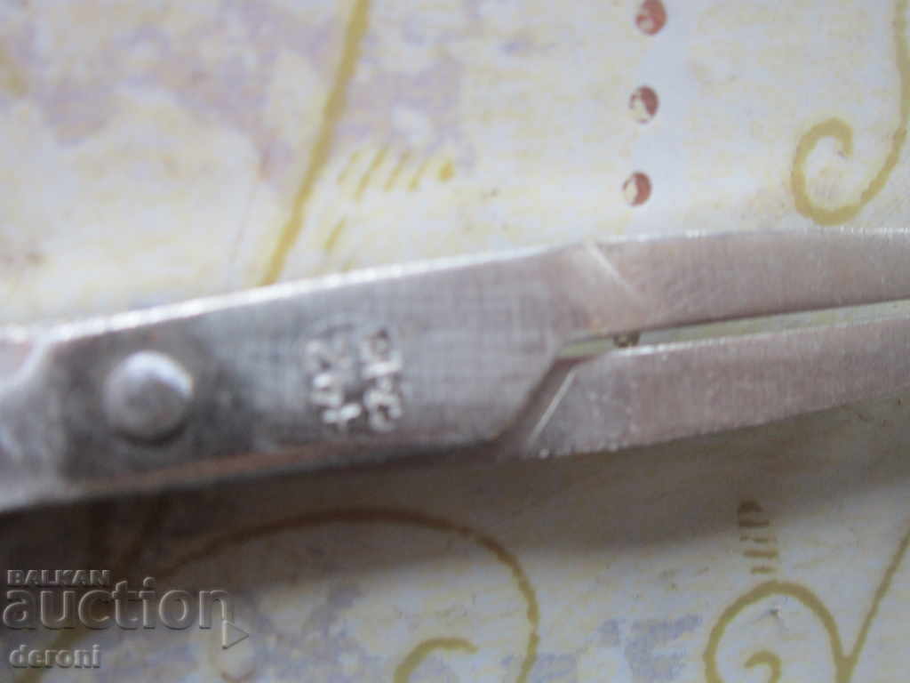 Foarfece foarfece de armată rare cu preț 10.00 BGN | € 5.11 Foarfece foarfece de armată rare cu preț 10.00 BGN | € 5.11