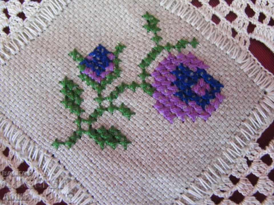 Delivery of Old 2 pieces of hand-embroidered Caretta Delivery of Old 2 pieces of hand-embroidered Caretta