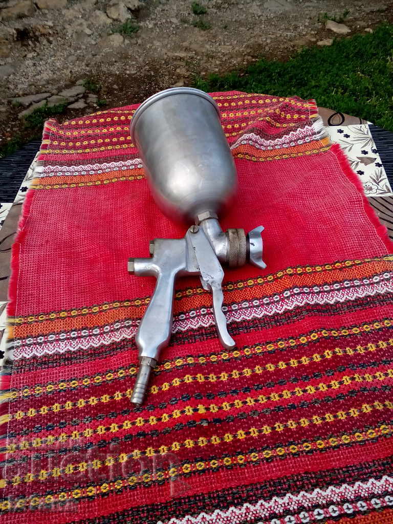 Old compressor spray gun for painting with price 65.00 BGN | € 33.23 Old compressor spray gun for painting with price 65.00 BGN | € 33.23