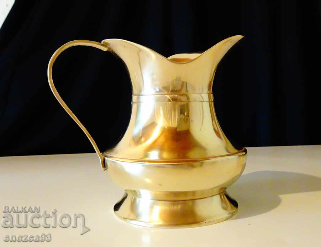 Bronze wine jug 800 ml with price 39.00 BGN | € 19.94