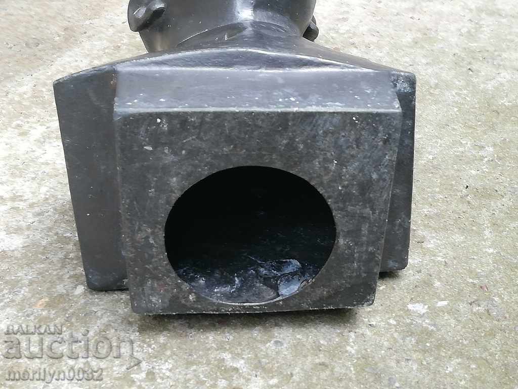 Delivery of Aluminum bust of Lenin, figure, sculpture, statuette