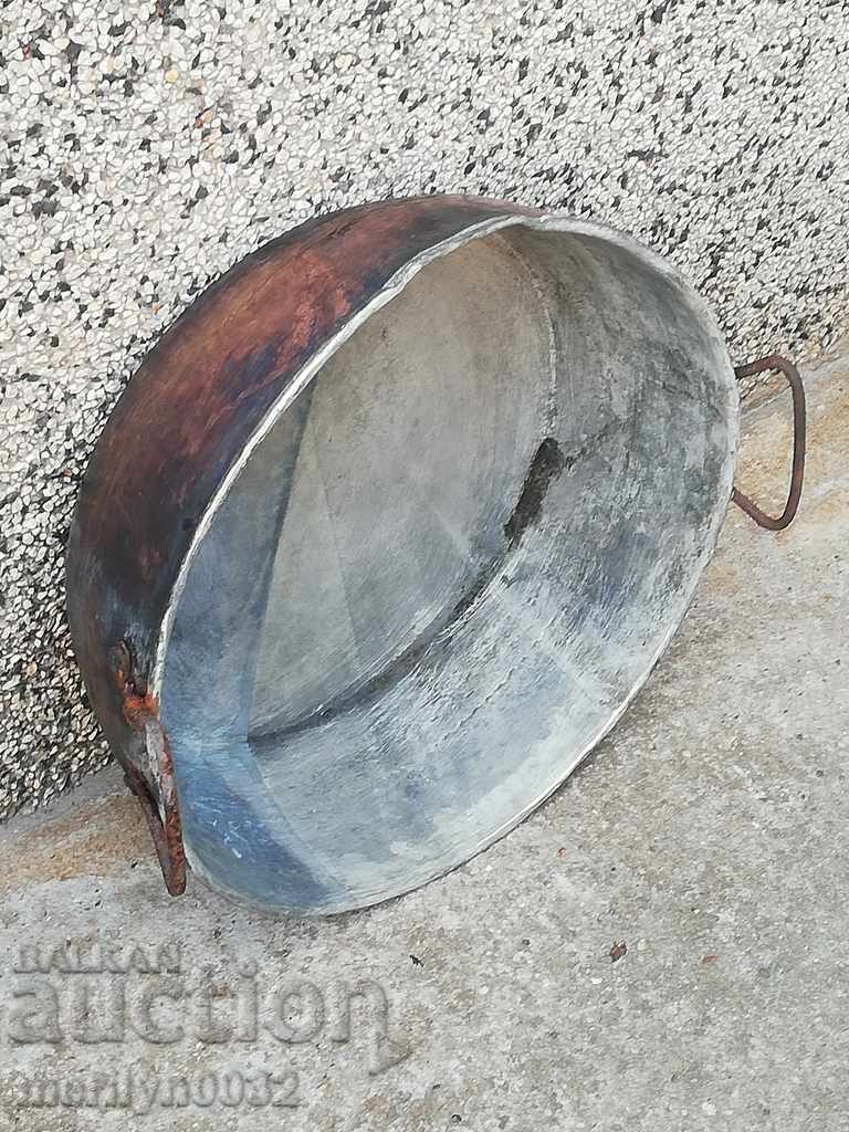 Baked tray, copper pot, baker, sahane, honey, pan, tass with price 77.00 BGN | € 39.37 Baked tray, copper pot, baker, sahane, honey, pan, tass with price 77.00 BGN | € 39.37