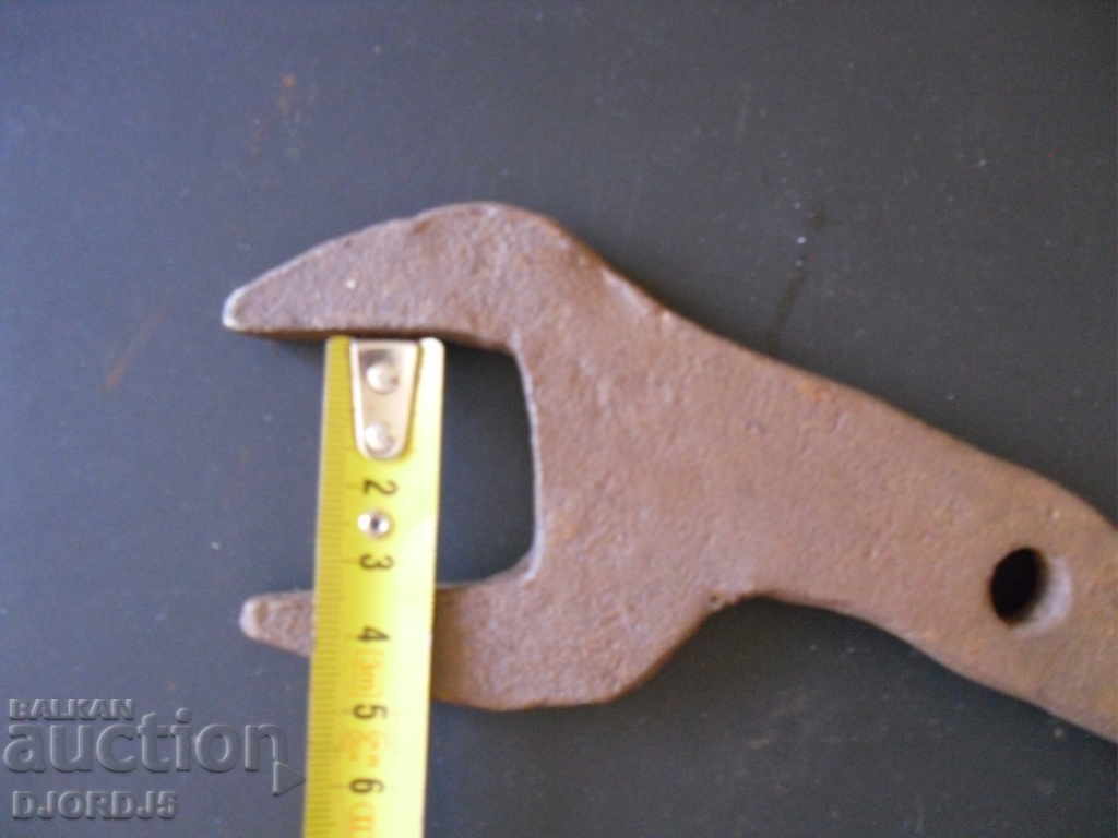 Auction Old key Auction Old key