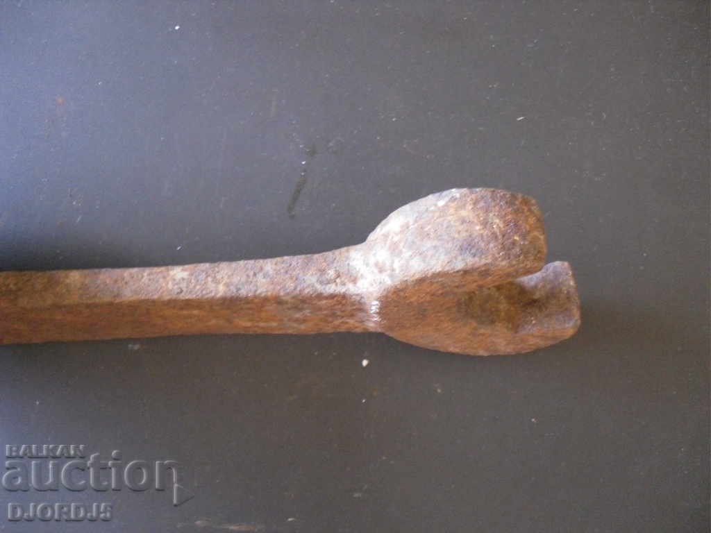 Auction Old key Auction Old key