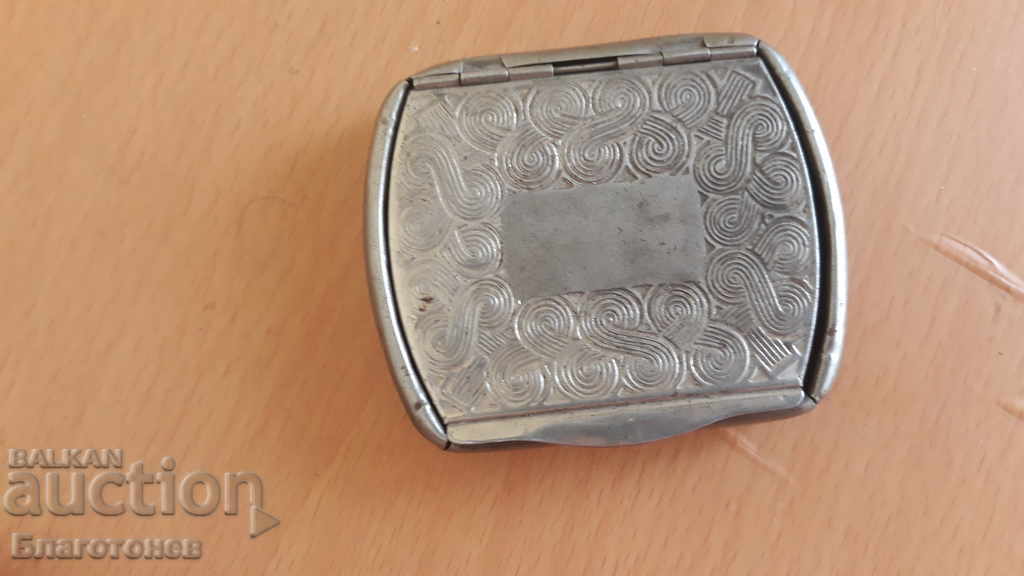 Old cigarette case with price 15.00 BGN | € 7.67 Old cigarette case with price 15.00 BGN | € 7.67