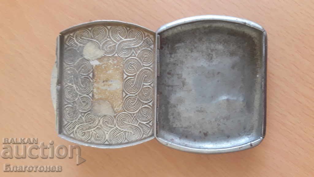 Delivery of Old cigarette case Delivery of Old cigarette case