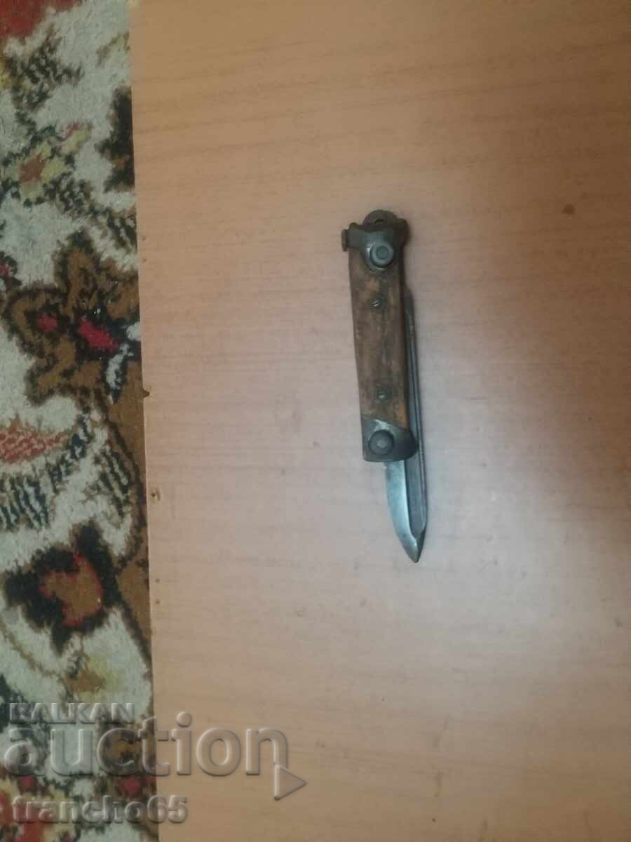 Auction Italian folding shovel M1938 Auction Italian folding shovel M1938