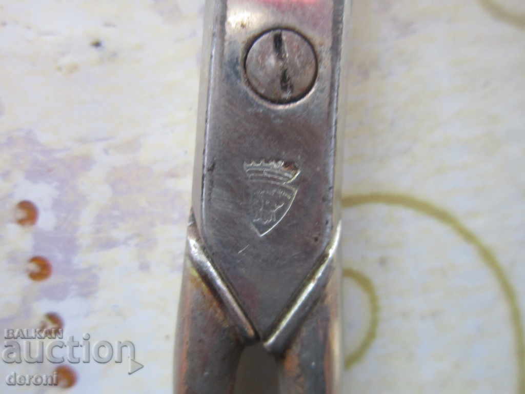 Unique German scissors scissors coat crown horses with price 15.00 BGN | € 7.67 Unique German scissors scissors coat crown horses with price 15.00 BGN | € 7.67