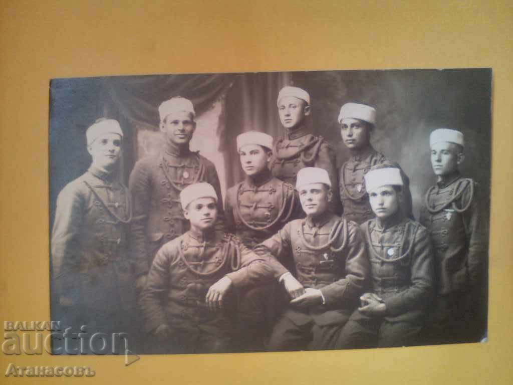 Fotografie veche Bărbați cu semne din Vrața