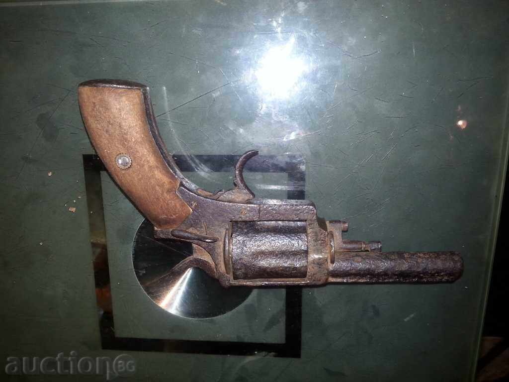 pistol pistol revolver with price 350.00 BGN | € 178.95 pistol pistol revolver with price 350.00 BGN | € 178.95