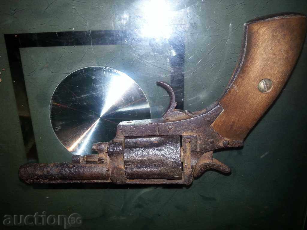 Delivery of pistol pistol revolver Delivery of pistol pistol revolver