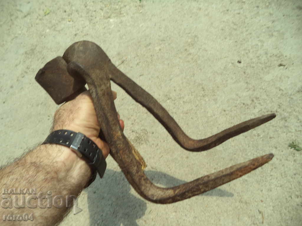 MASSIVE OLD HANDMADE FOOTWEAR - INSTRUMENT - 7