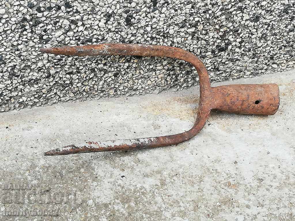 Binoculars, sugar beet picker, wrought iron with price 35.00 BGN | € 17.90 Binoculars, sugar beet picker, wrought iron with price 35.00 BGN | € 17.90