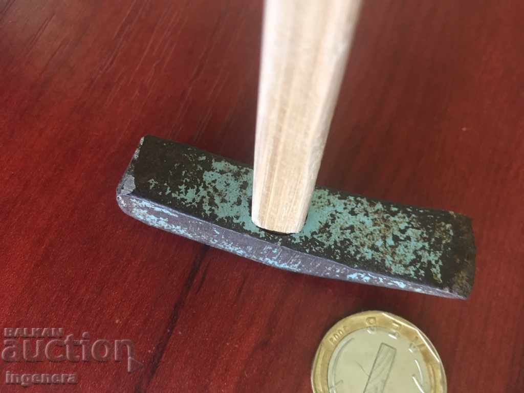 Auction HAMMER HAMMER - 50 GR Auction HAMMER HAMMER - 50 GR