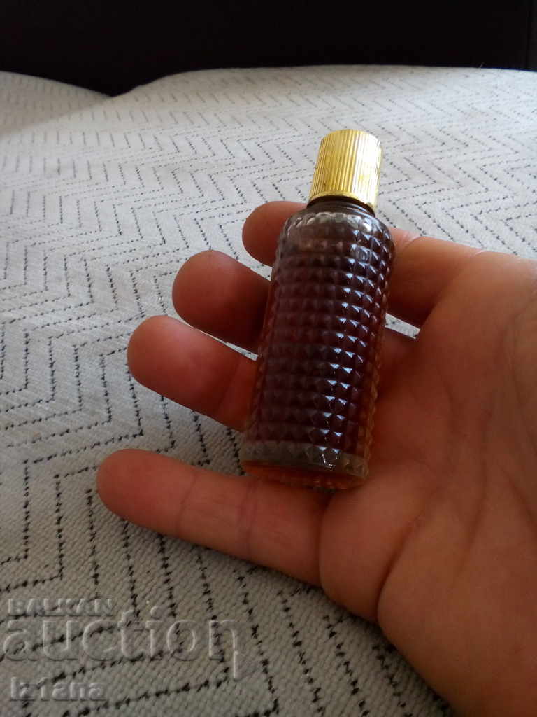 Delivery of Old perfume Nora