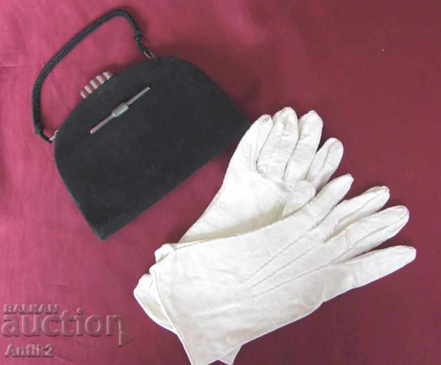 The 30 Women's Leather Bag with Leather Gloves