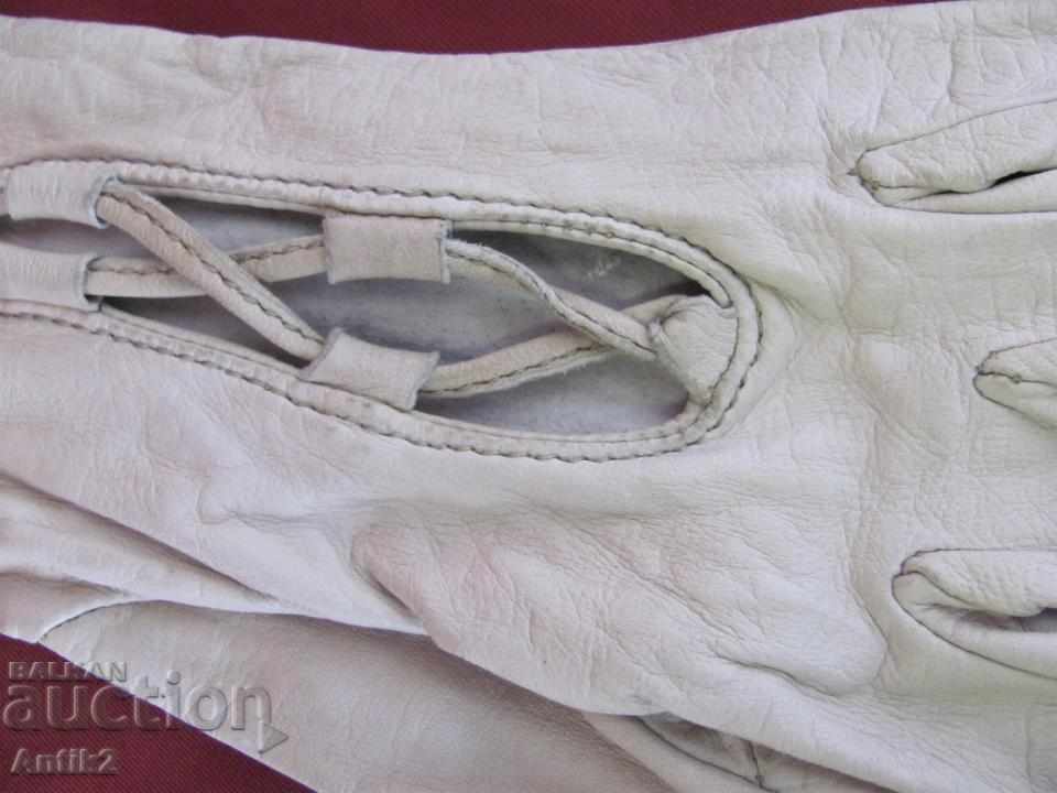 Auction  The 30 Women's Leather Gloves 2 pieces