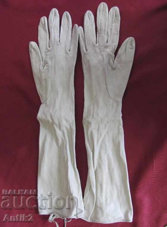 Delivery of The 30 Women's Leather Gloves 2 pieces